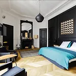 Champs-Elysées&George V